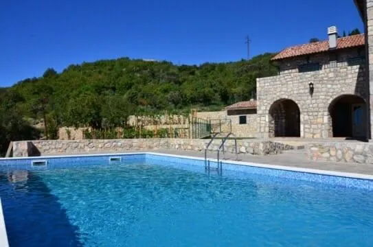 Villa with a swimming pool for sale in Bar